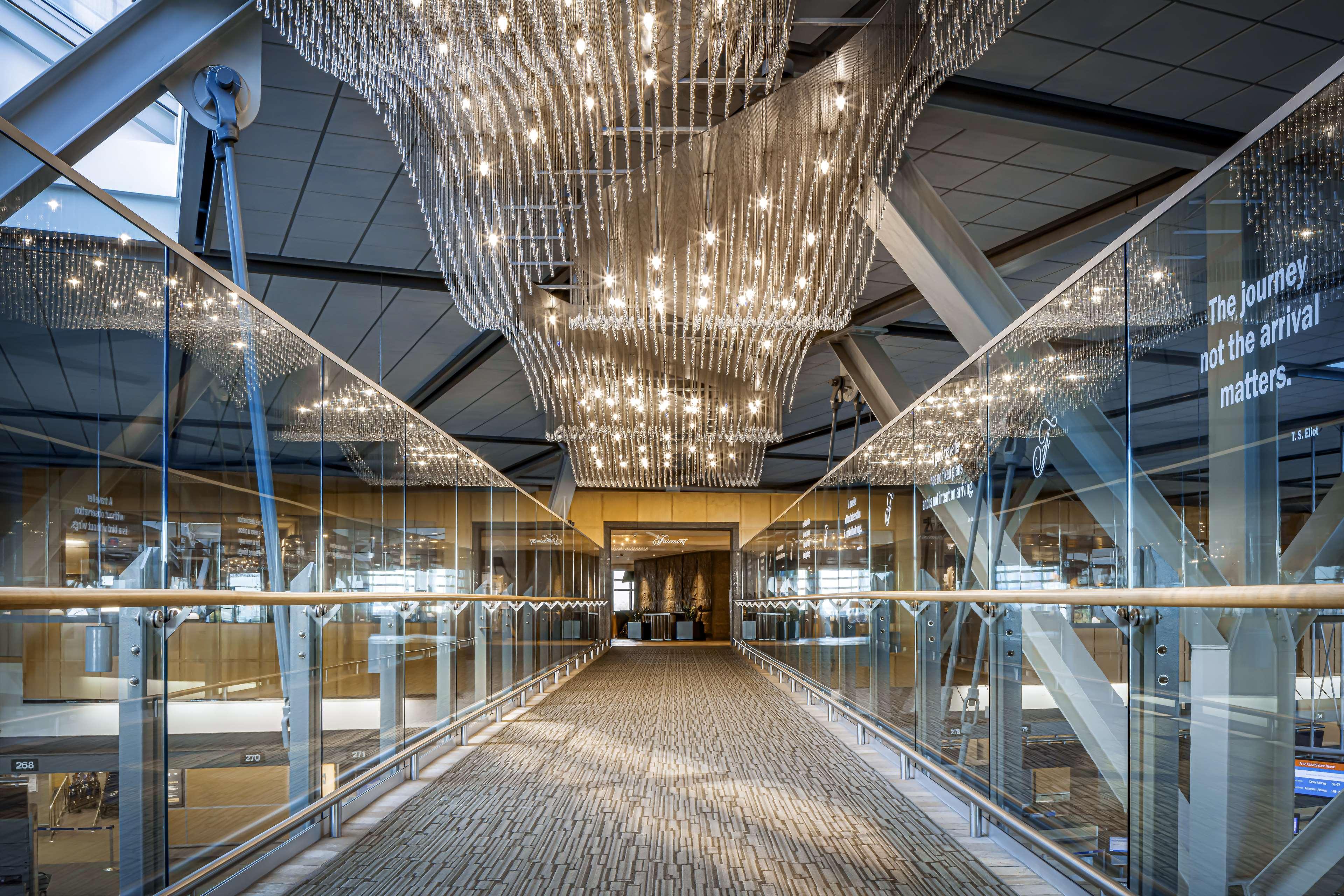 Fairmont Vancouver Airport In-Terminal Hotel Richmond Eksteriør bilde The interior of the new terminal